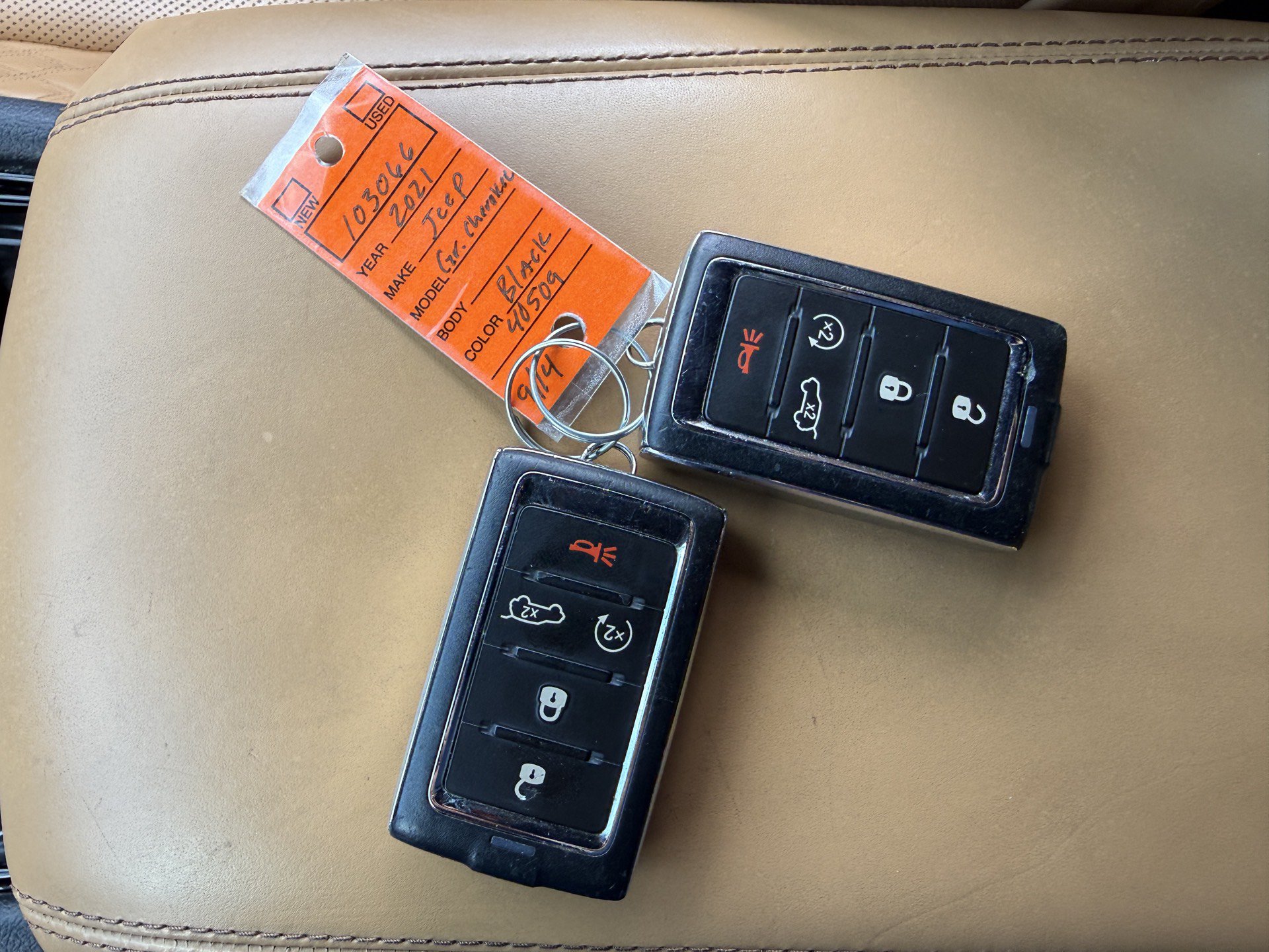 Used 2021 Jeep Grand Cherokee L Summit w/ Luxury Tech Group V AWD/4WD image 46