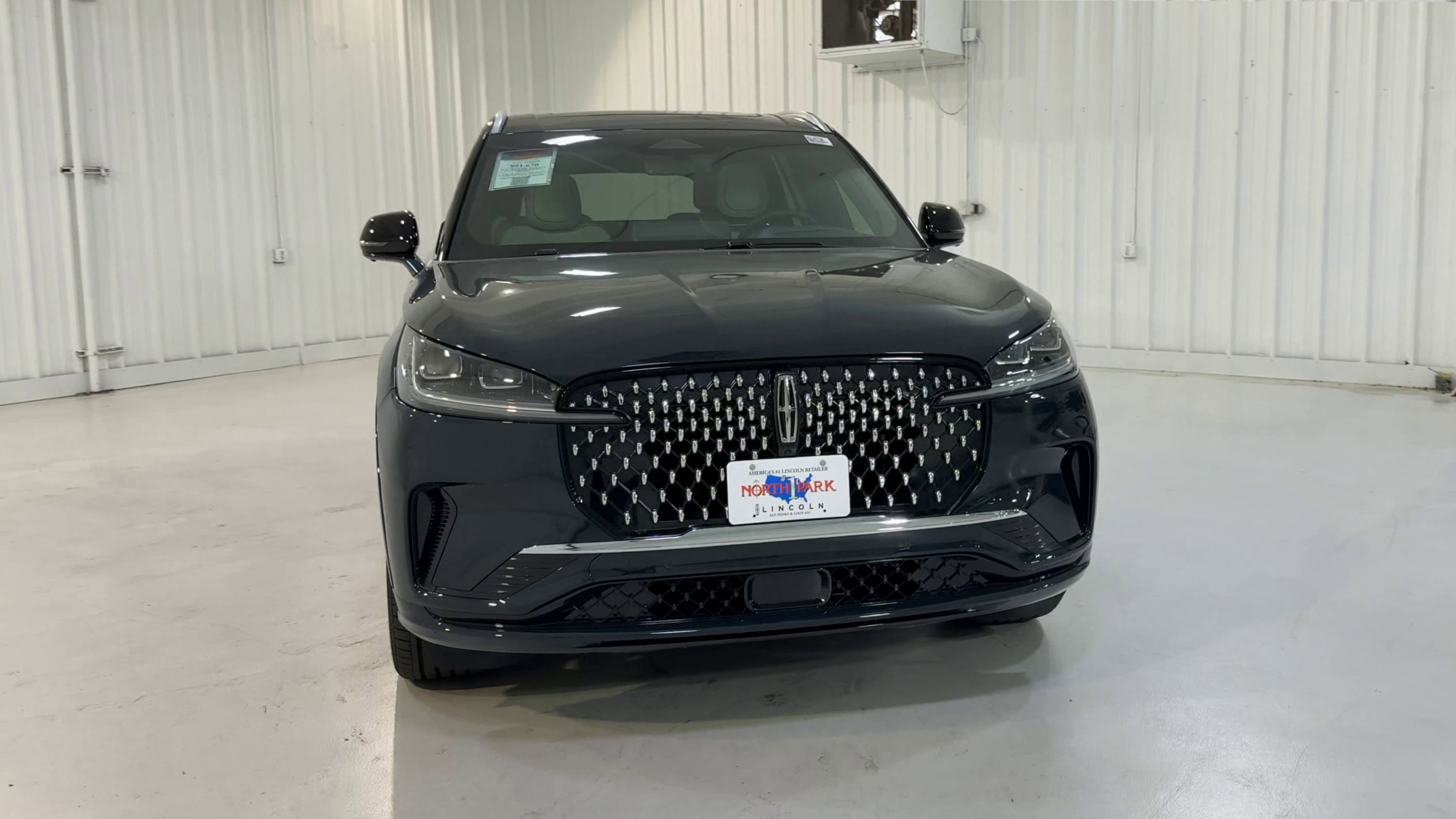 New 2025 Lincoln Aviator Black Label AWD/4WD image 4