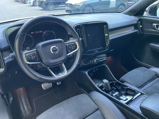 Used 2020 Volvo XC40 T5 R-Design w/ Protection Package AWD/4WD image 16