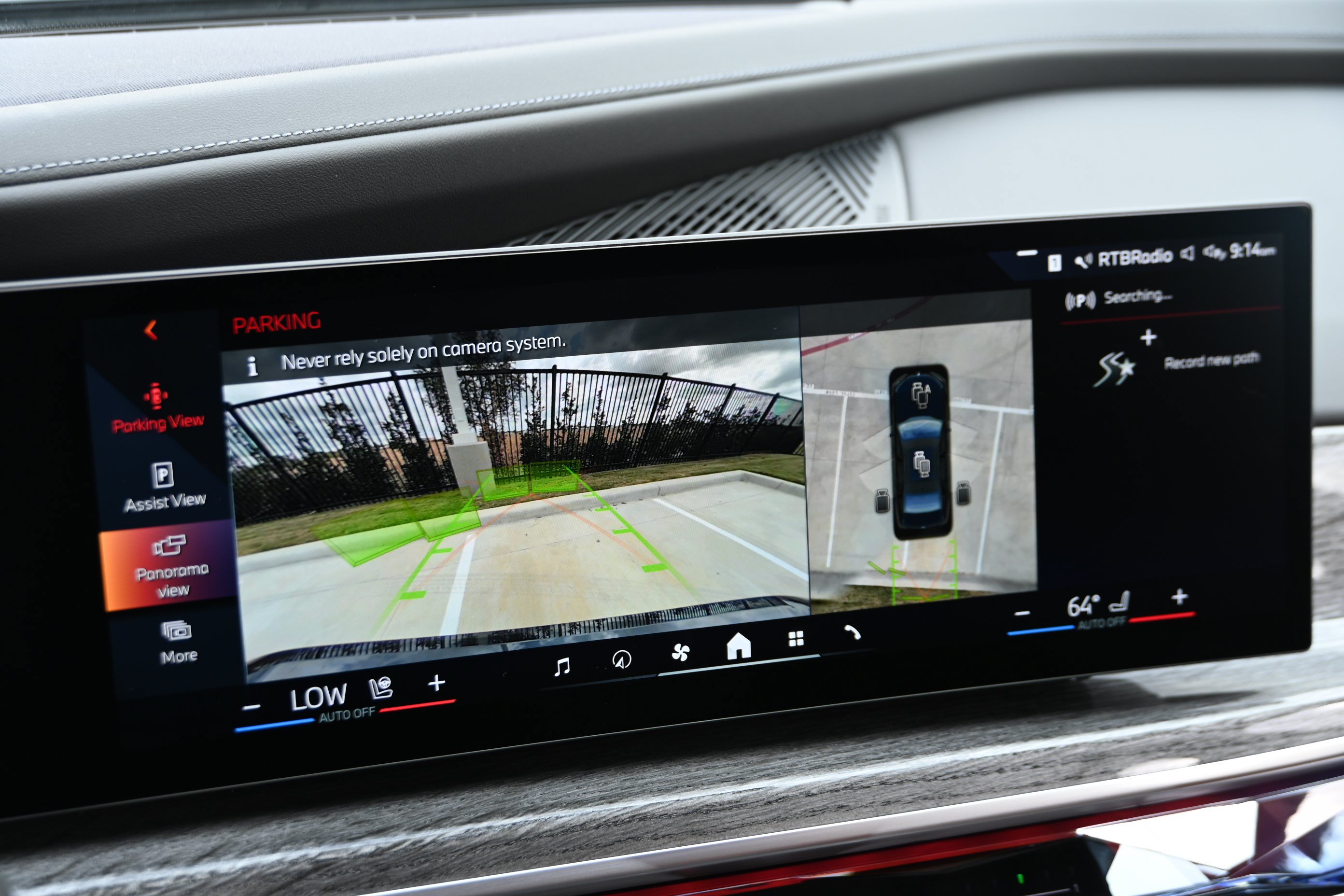 Certified 2024 BMW i7 xDrive60 w/ Executive Package AWD/4WD image 19