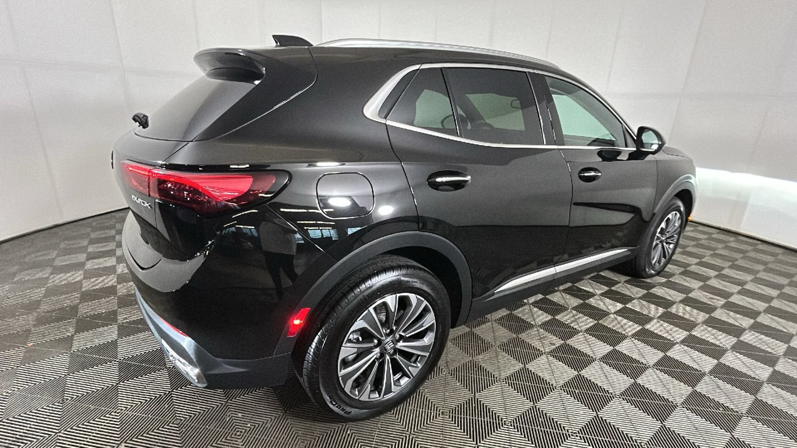 Used 2025 Buick Envision Preferred AWD/4WD image 3