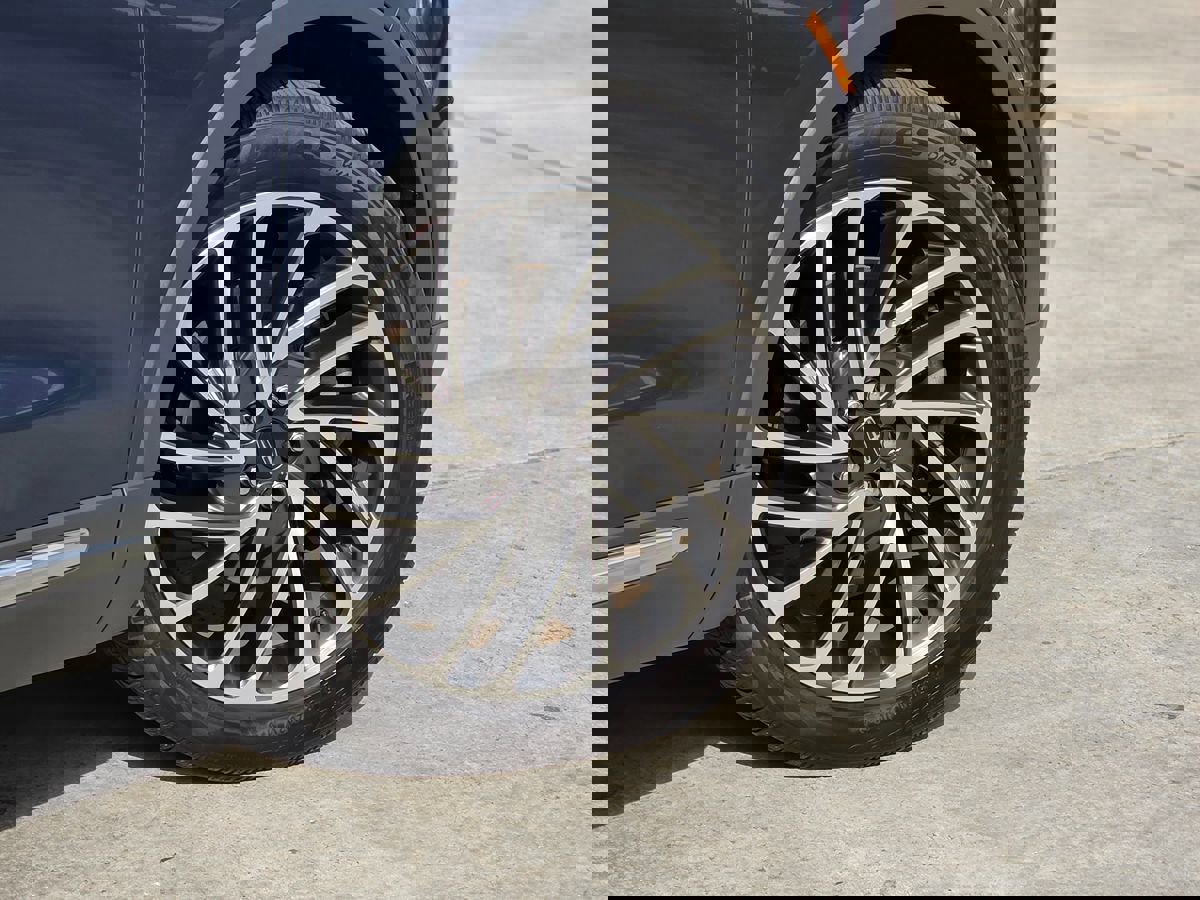 Used 2019 Lincoln Nautilus Reserve image 14