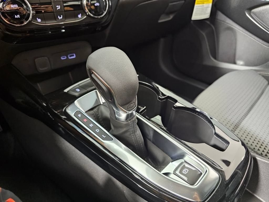 New 2026 Chevrolet Trax LT w/ LT Convenience Package FWD image 32
