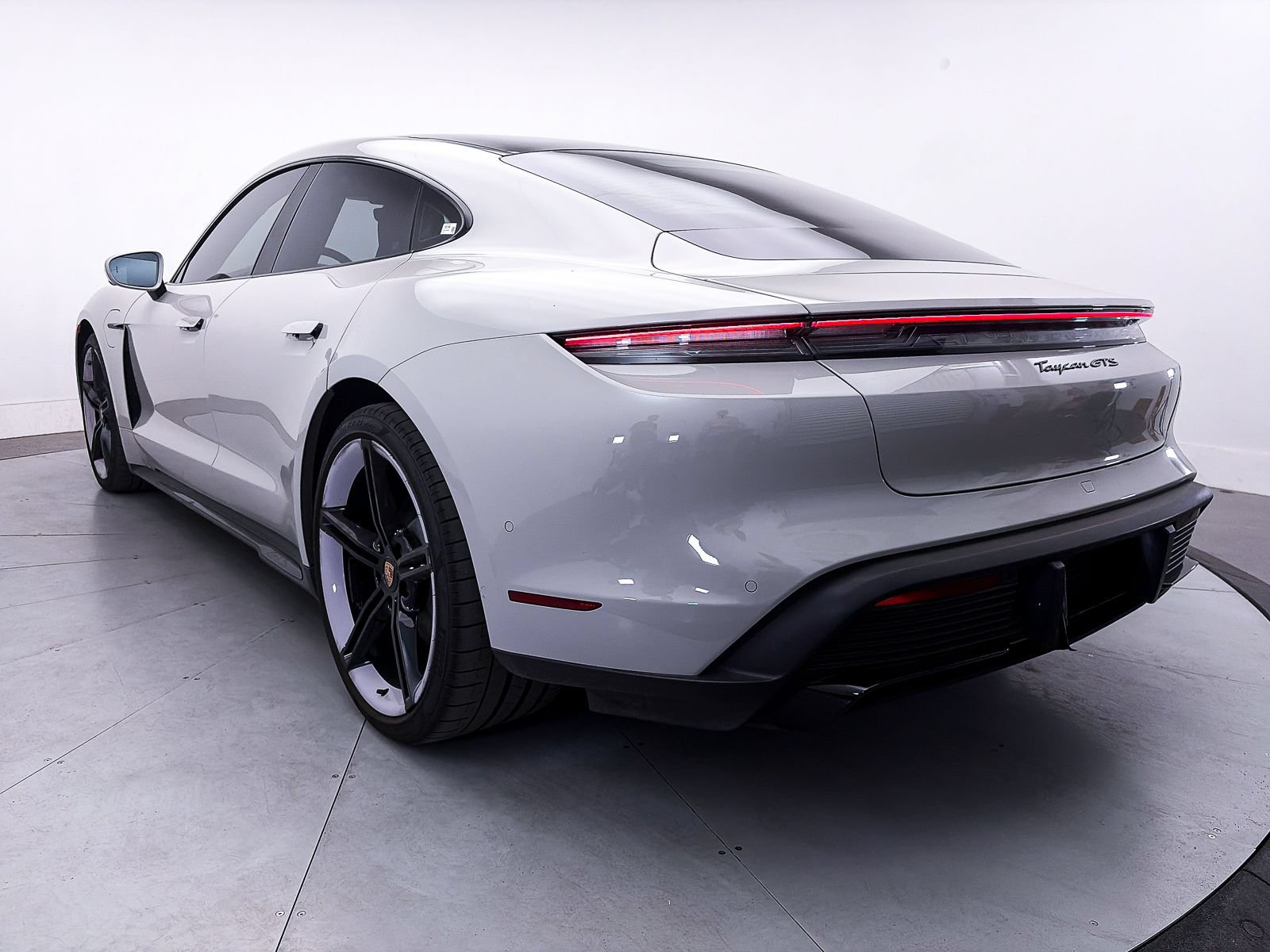 Used 2023 Porsche Taycan GTS AWD/4WD image 16