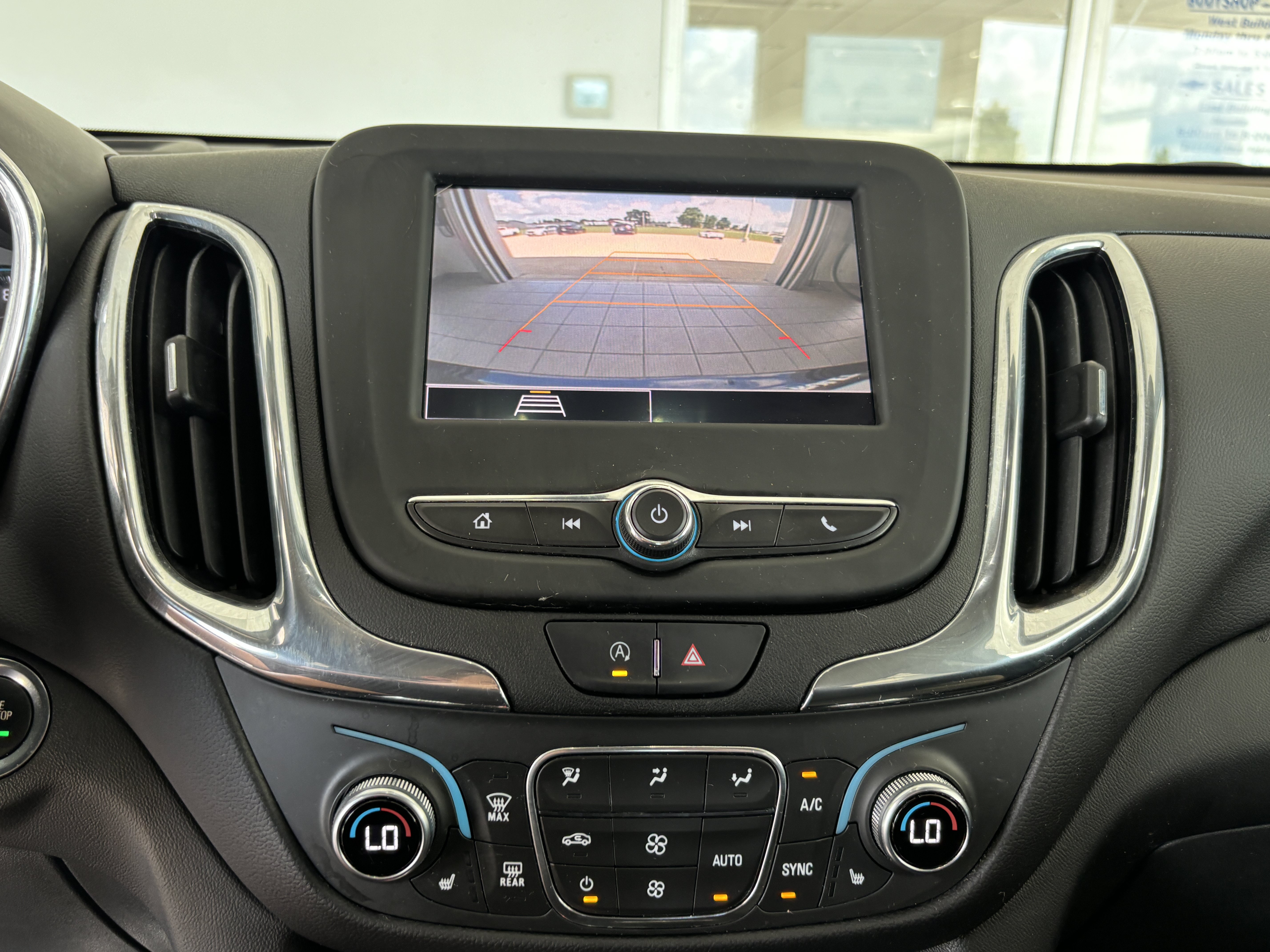 Used 2023 Chevrolet Equinox LT FWD image 15