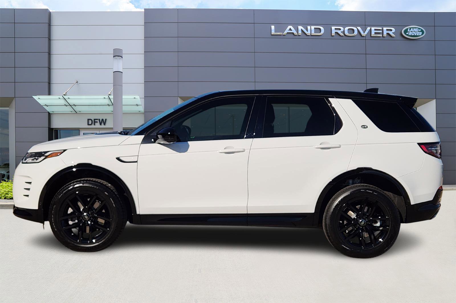 New 2025 Land Rover Discovery Sport Dynamic SE image 3