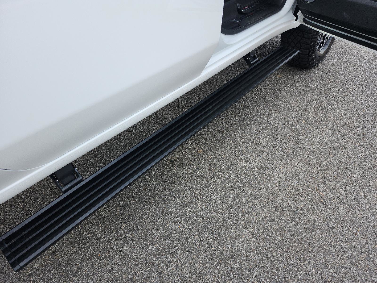 Used 2024 GMC Sierra 2500 AT4X image 9