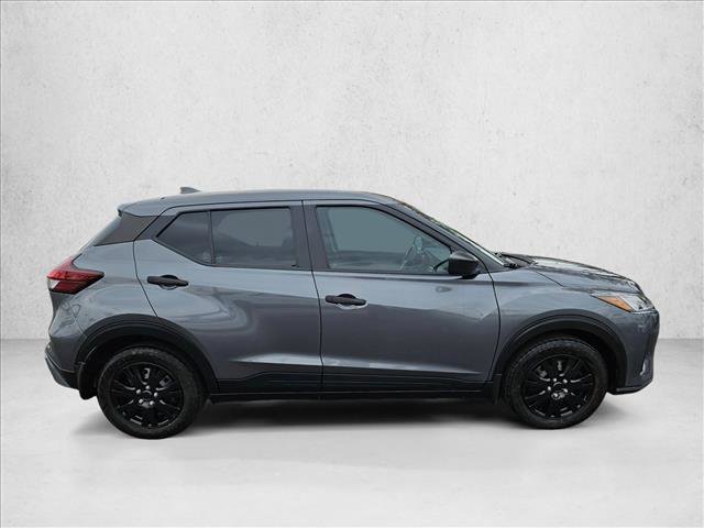 Used 2022 Nissan Kicks S image 4