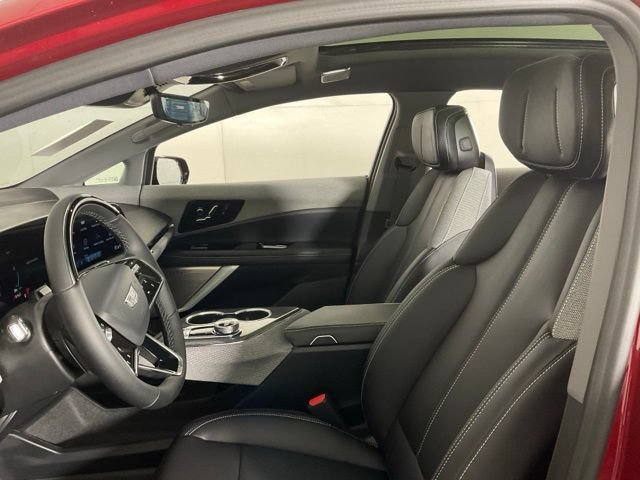 New 2026 Cadillac Optiq Luxury 1 w/ LPO, Floor Liner Package AWD/4WD image 25