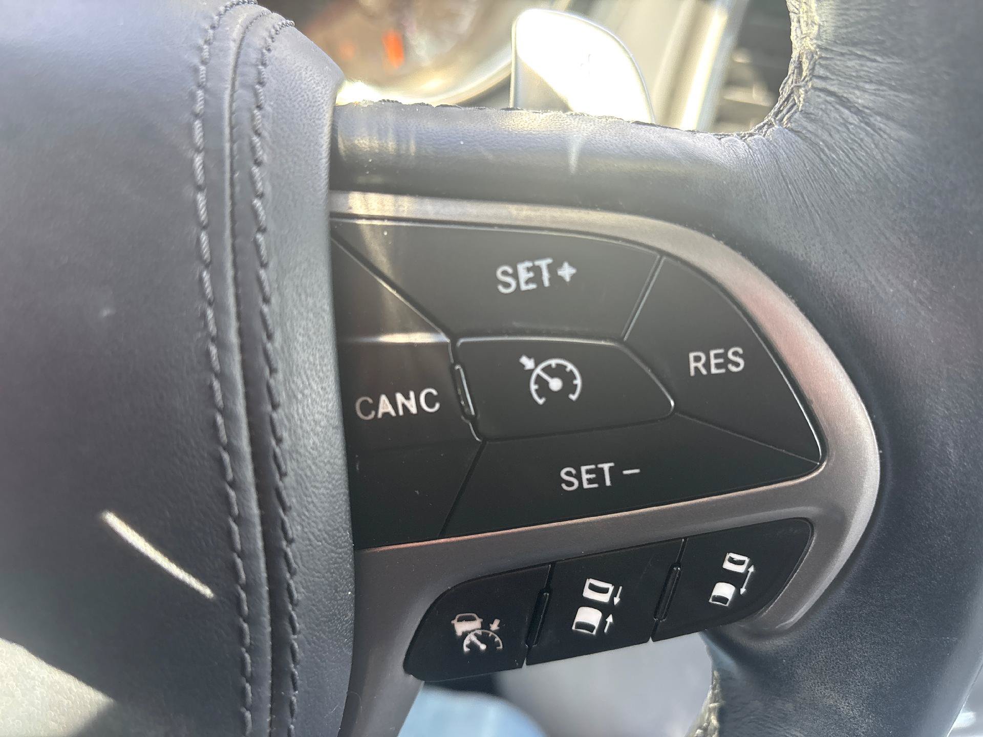 Used 2017 Jeep Grand Cherokee Summit AWD/4WD image 17