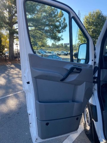 Used 2015 Freightliner Sprinter 2500 w/ Additional Battery Package image 15