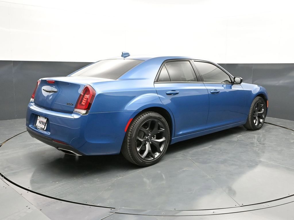 Used 2023 Chrysler 300 Touring w/ Sport Appearance Package RWD image 3