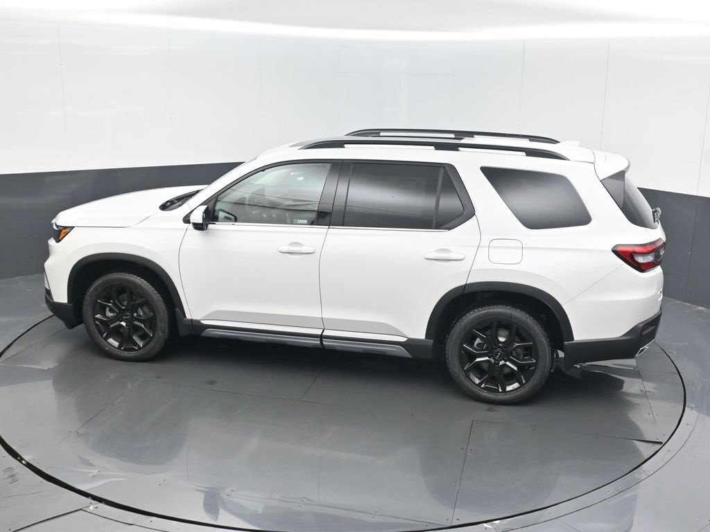 New 2025 Honda Pilot Touring image 15