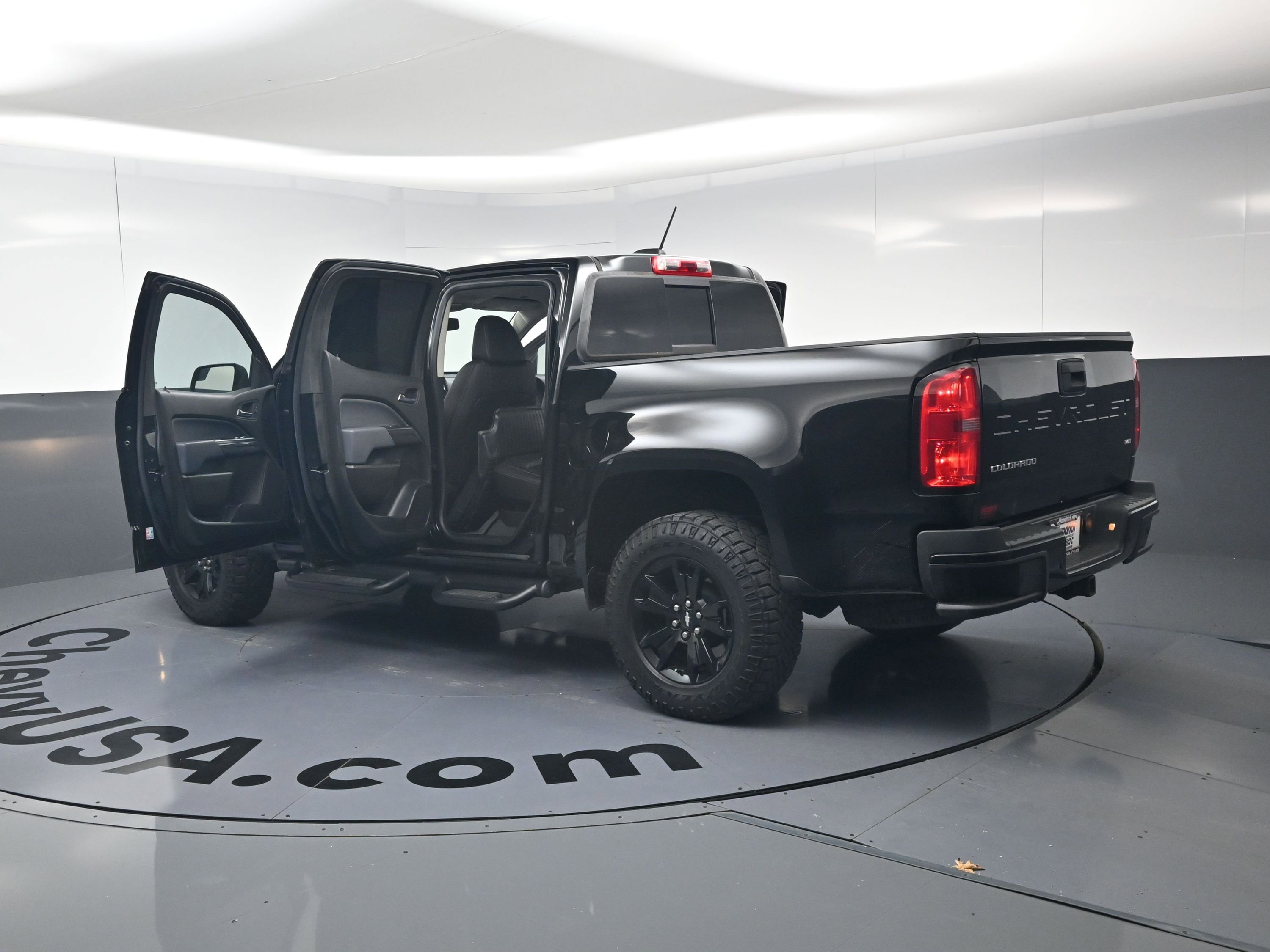 Used 2022 Chevrolet Colorado Z71 w/ Z71 Midnight Edition image 28