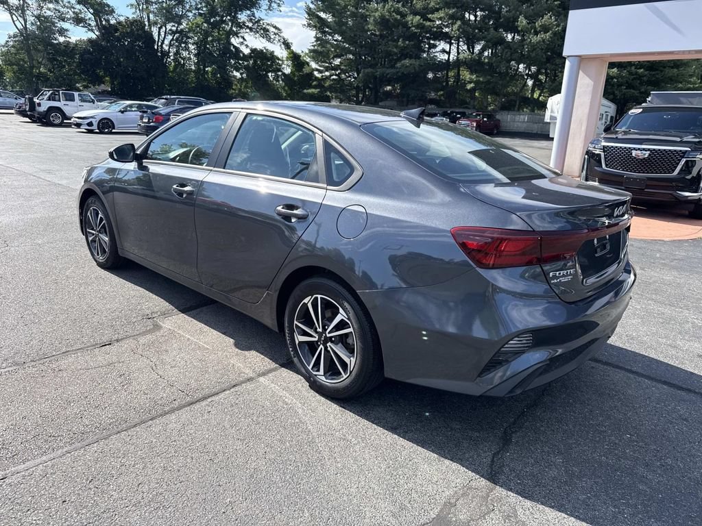 Used 2023 Kia Forte LXS FWD image 3
