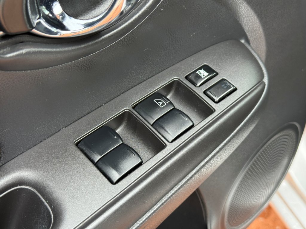 Used 2018 Nissan Versa SV FWD image 10