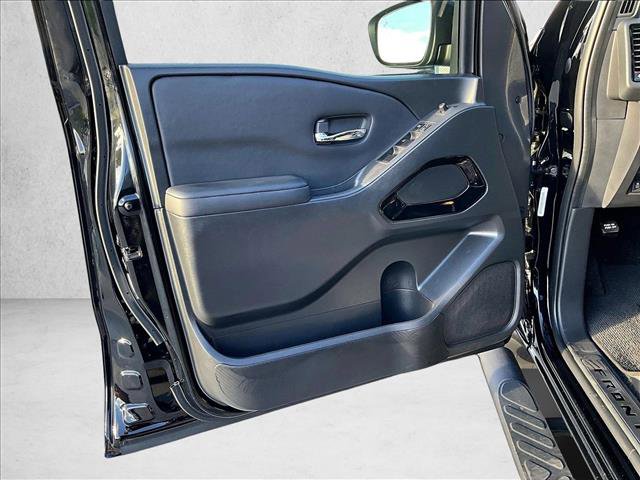 Used 2023 Nissan Frontier SV w/ Midnight Edition Package image 18