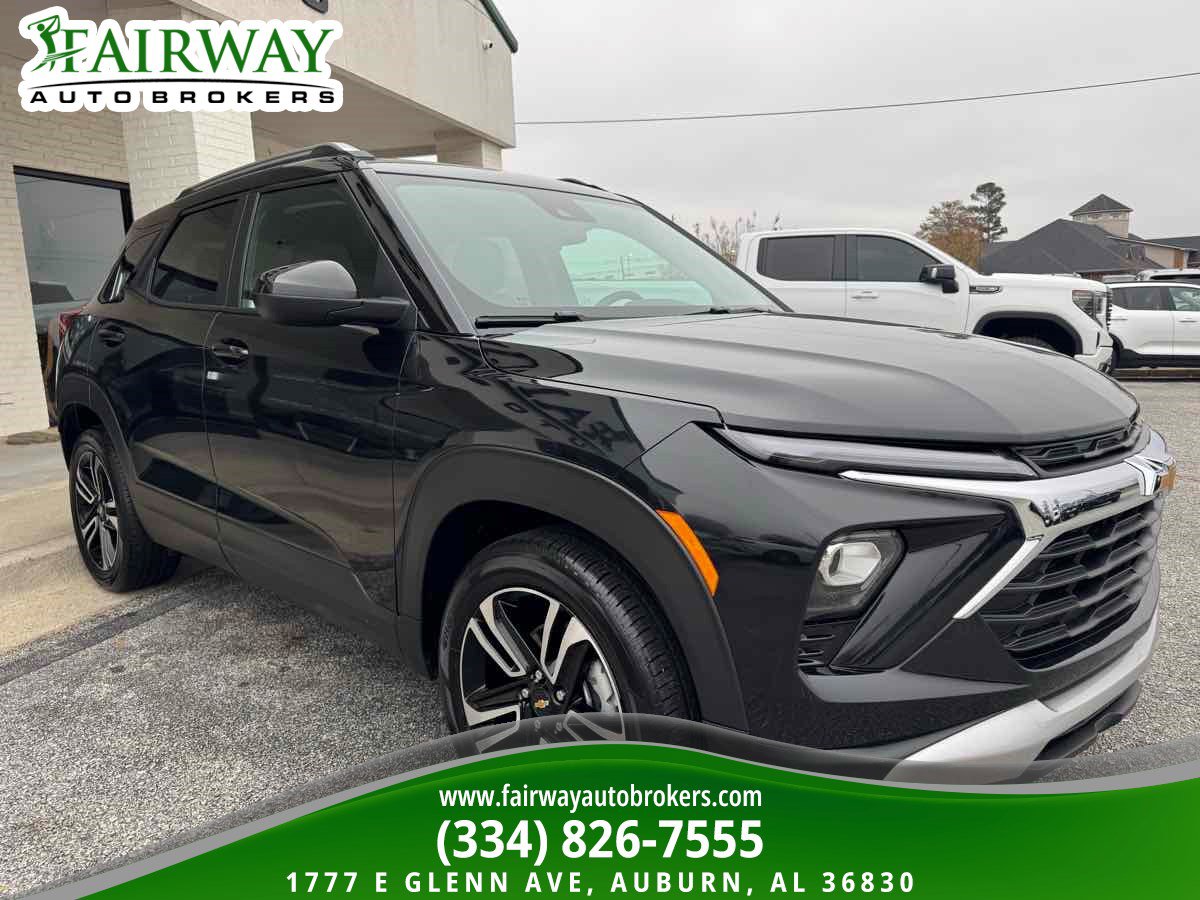 Used 2024 Chevrolet TrailBlazer LT w/ LT Cold Weather Package image 4
