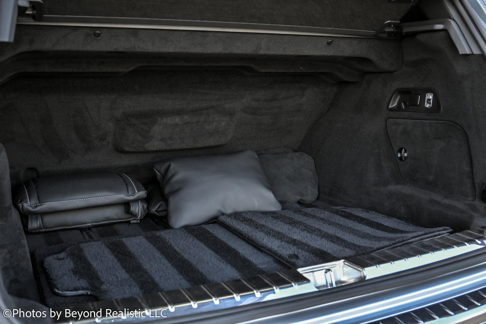 Used 2023 Mercedes-Benz Maybach GLS 600 4MATIC image 17