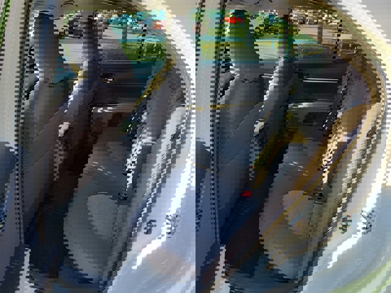 Used 2021 Toyota Camry LE image 10