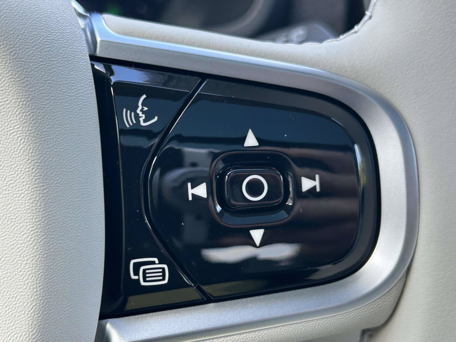 New 2026 Volvo XC90 B6 Ultra w/ Protection Package AWD/4WD image 23