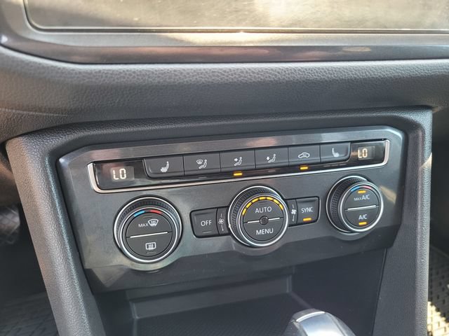 Used 2018 Volkswagen Tiguan SE FWD image 23