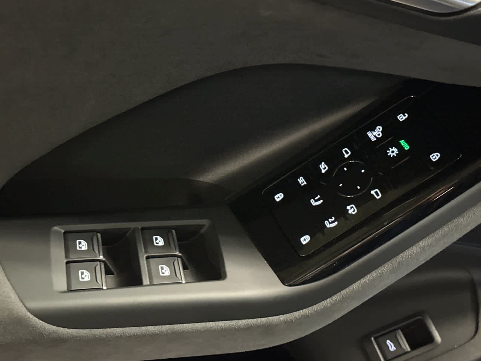 New 2027 Audi SQ6 e-tron Prestige AWD/4WD image 13