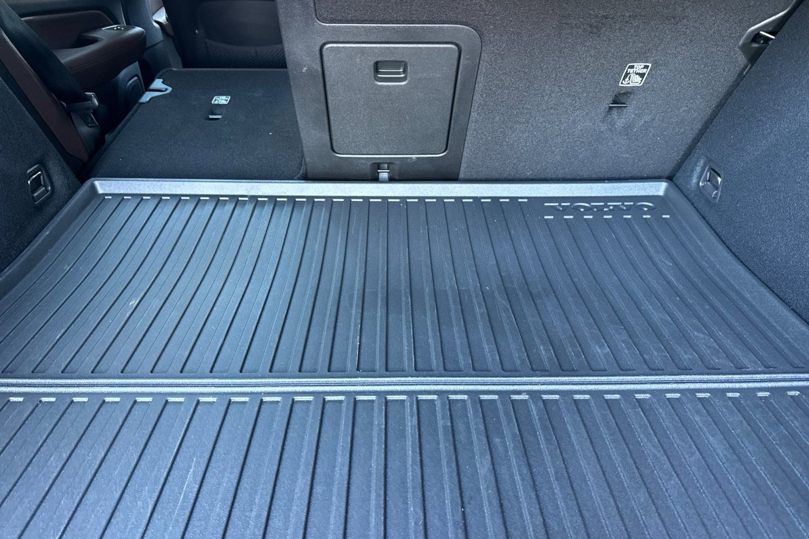 Certified 2026 Volvo V60 B5 Cross Country Plus w/ Climate Package image 16