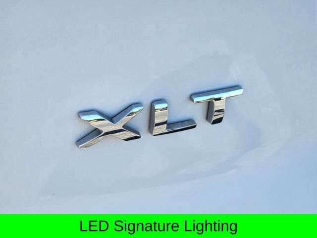 Used 2019 Ford Explorer XLT w/ Equipment Group 201A FWD image 12