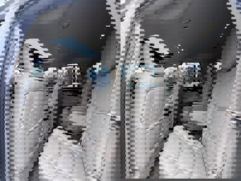 Used 2017 Cadillac Escalade Luxury image 13