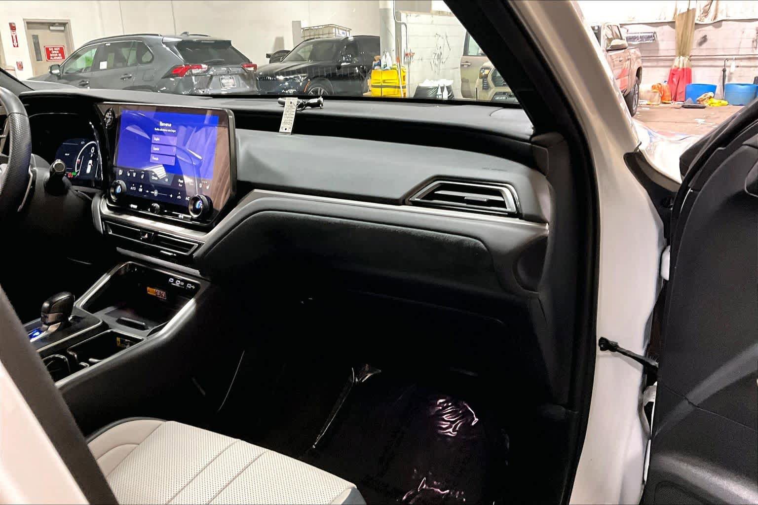 Used 2024 Lexus TX 500h AWD w/ Technology Package image 19
