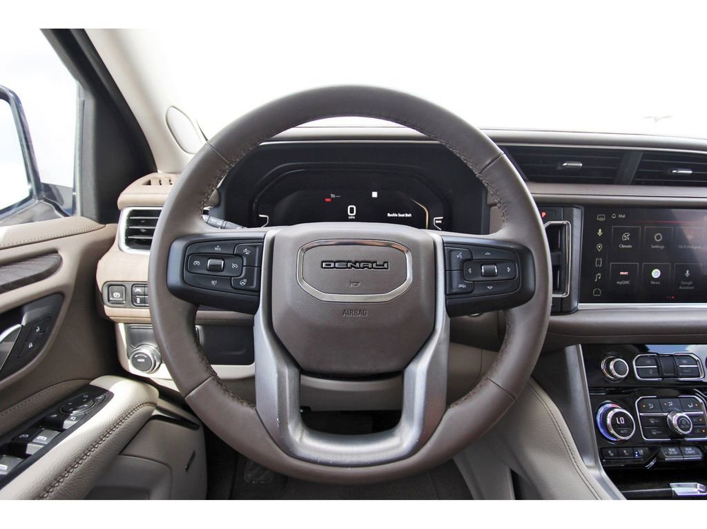 Used 2023 GMC Yukon XL Denali image 15