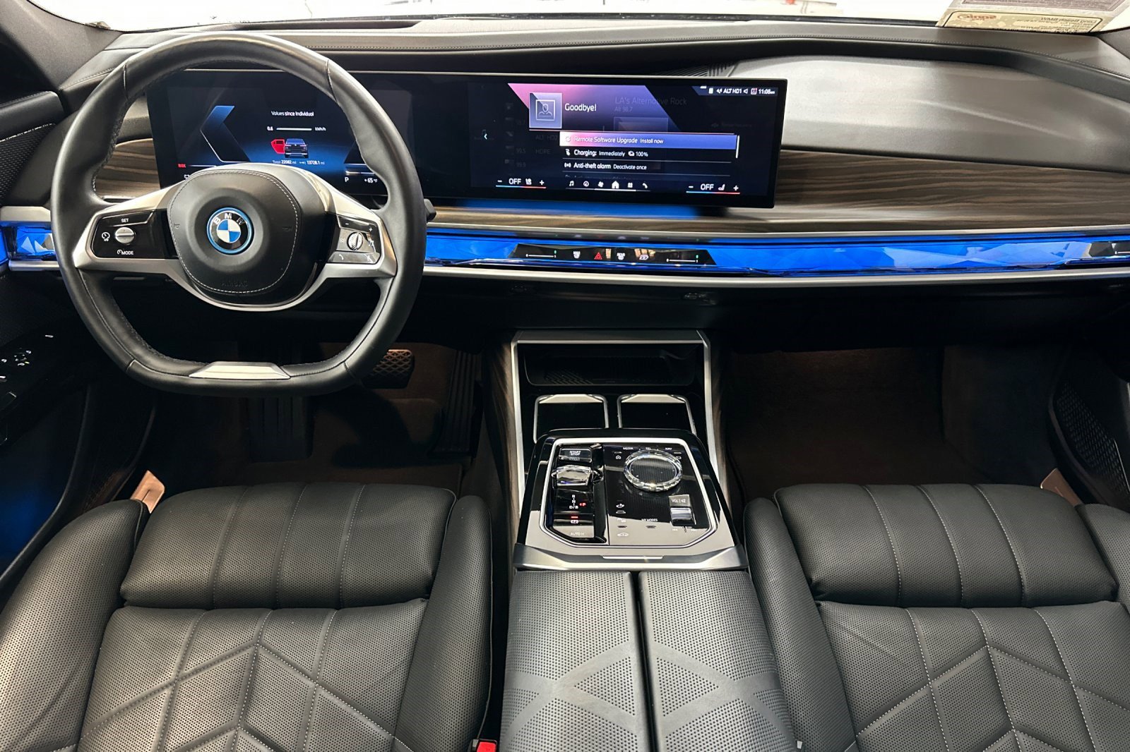 Certified 2024 BMW i7 xDrive60 AWD/4WD image 16
