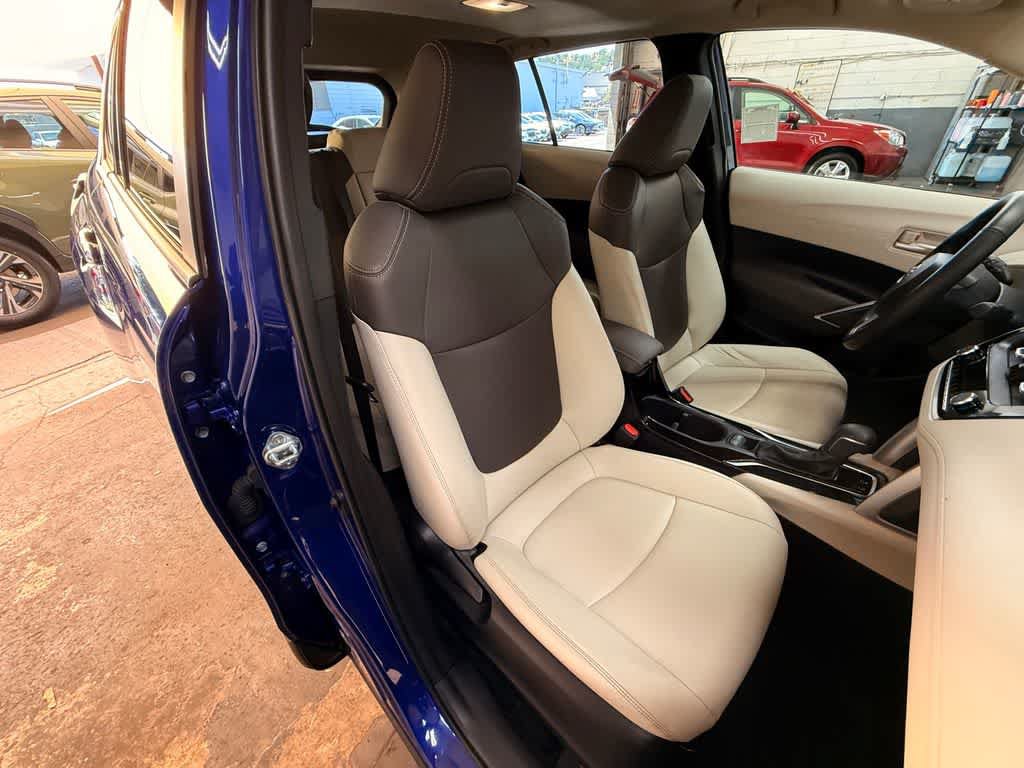 Used 2023 Toyota Corolla Cross XLE w/ Convenience Package FWD image 15