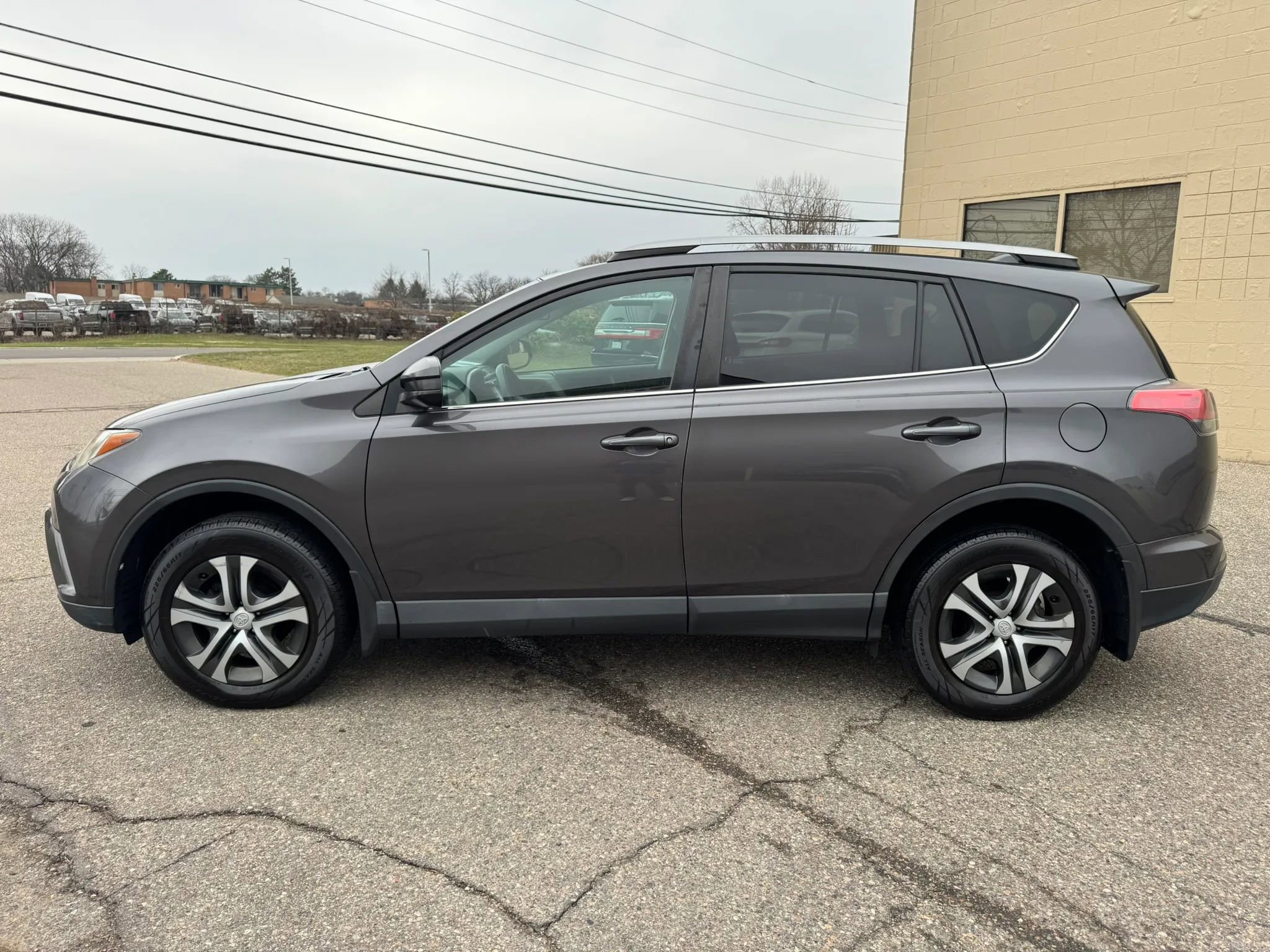 Used 2017 Toyota RAV4 LE w/ All Weather Liner Package image 39