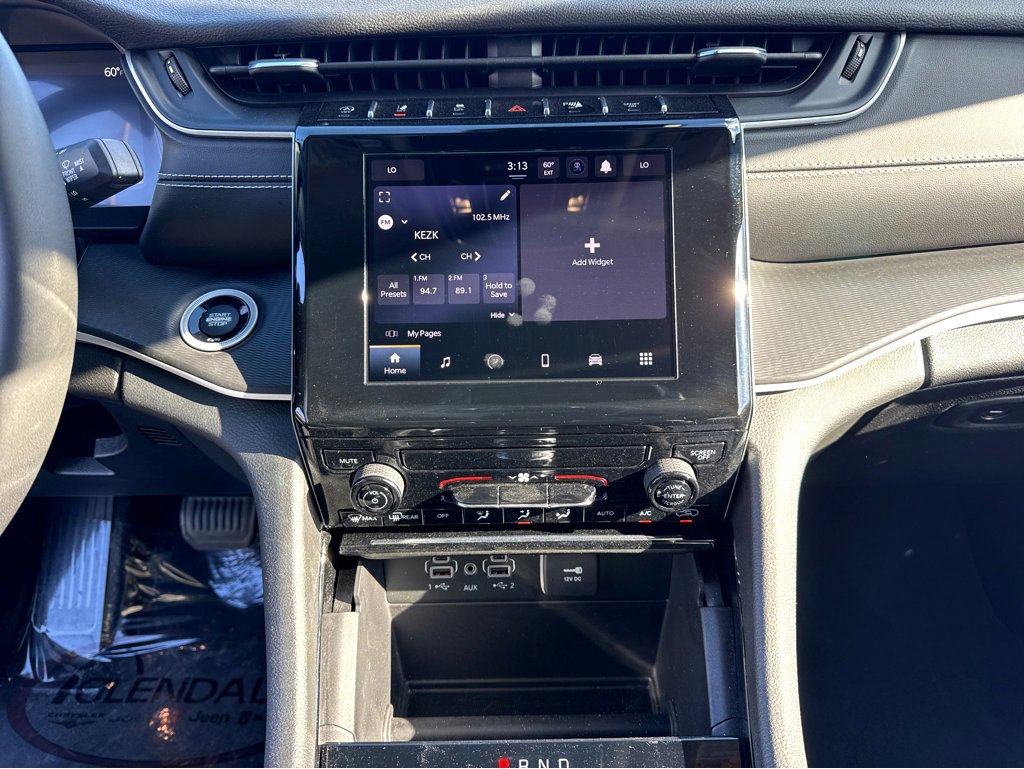 Used 2023 Jeep Grand Cherokee Laredo image 22