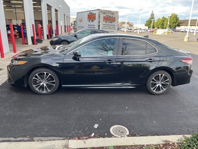 Used 2019 Toyota Camry SE image 8