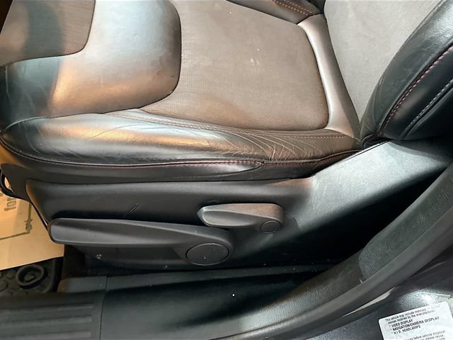 Used 2017 Jeep Cherokee Trailhawk w/ Cold Weather Group AWD/4WD image 16