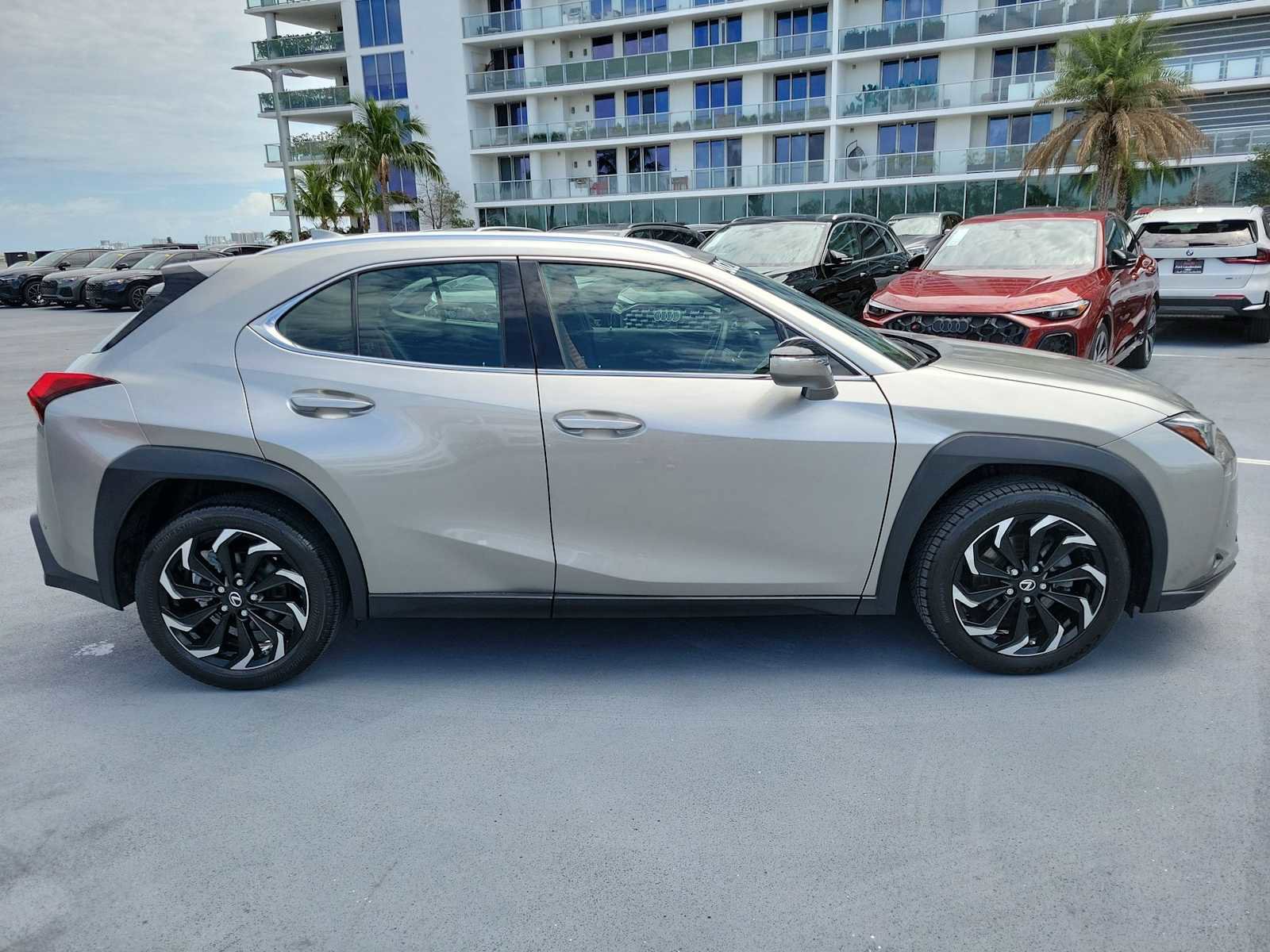 Used 2021 Lexus UX 200 w/ Accessory Package (Z1) FWD image 7