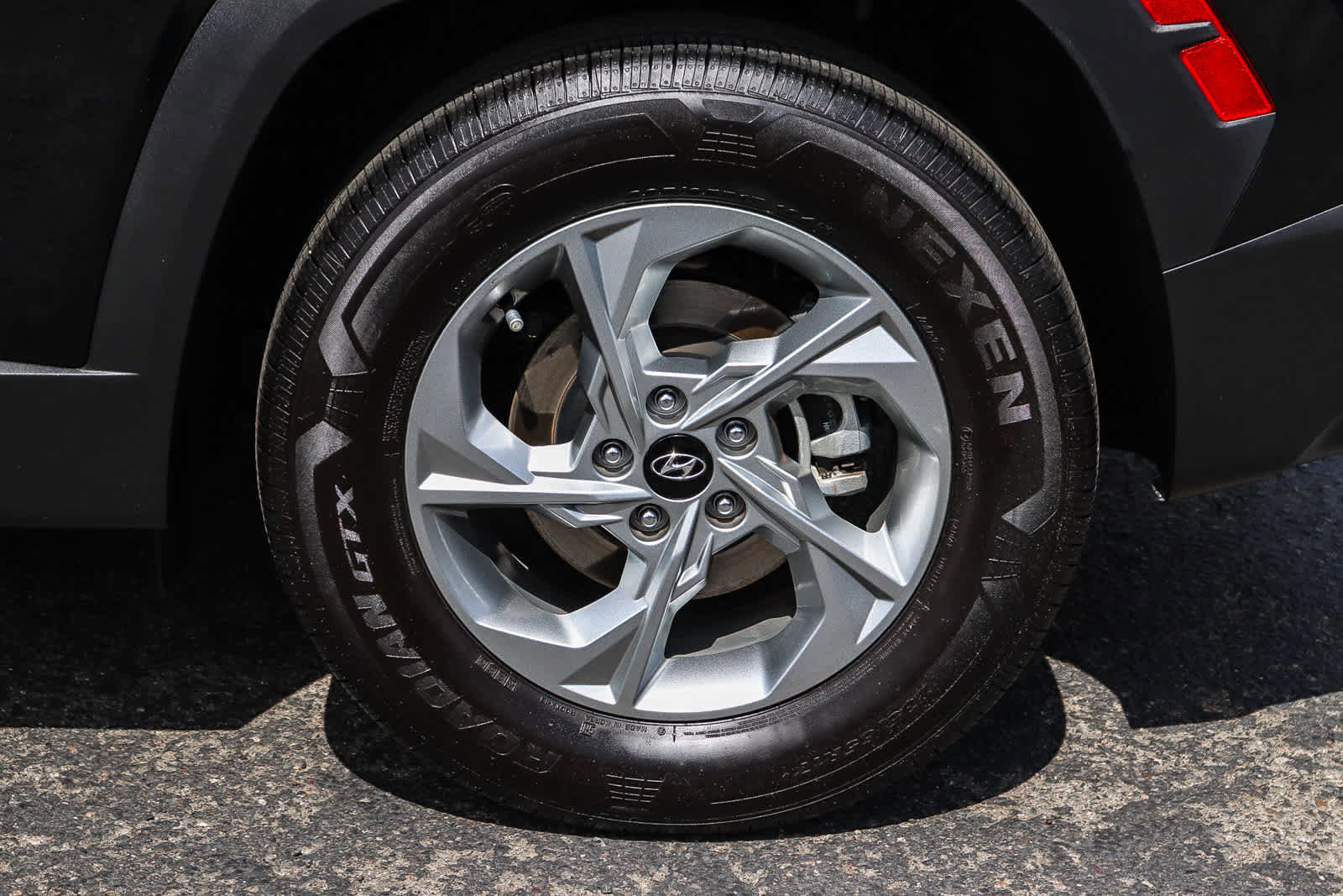Used 2024 Hyundai Tucson SE image 11