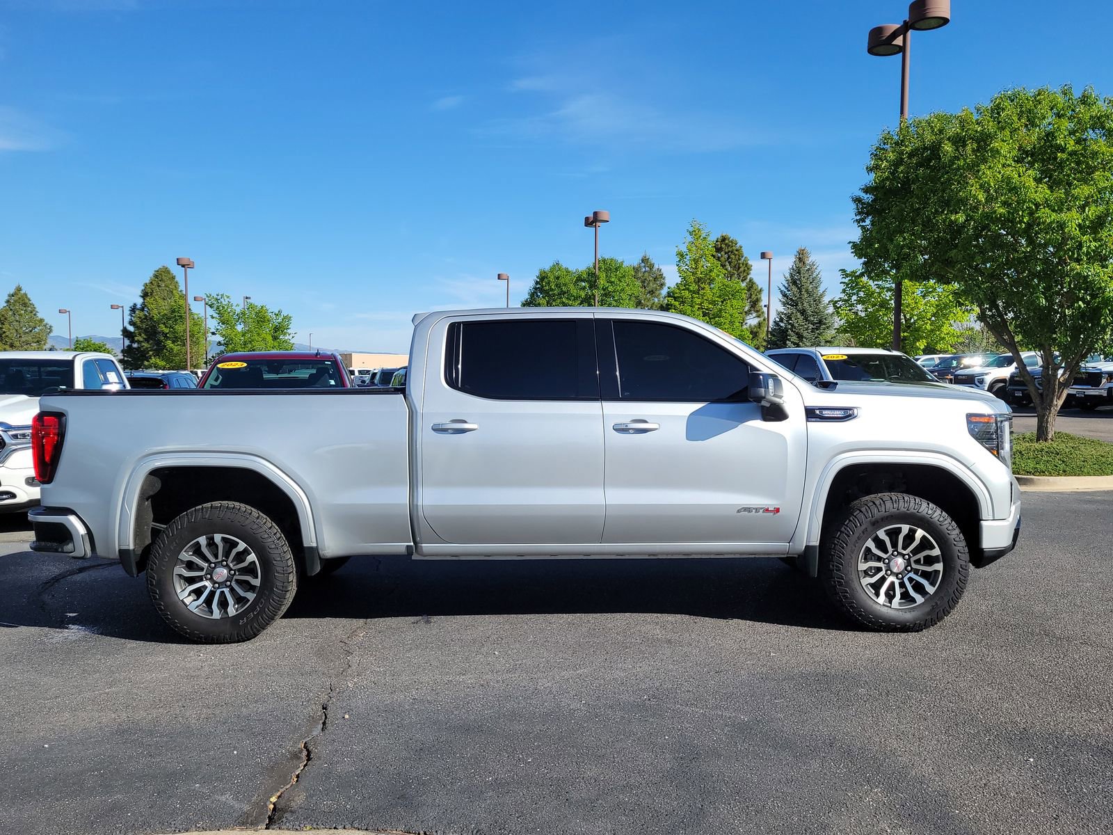 Used 2022 GMC Sierra 1500 AT4 w/ Sierra Safety Plus Package AWD/4WD image 2