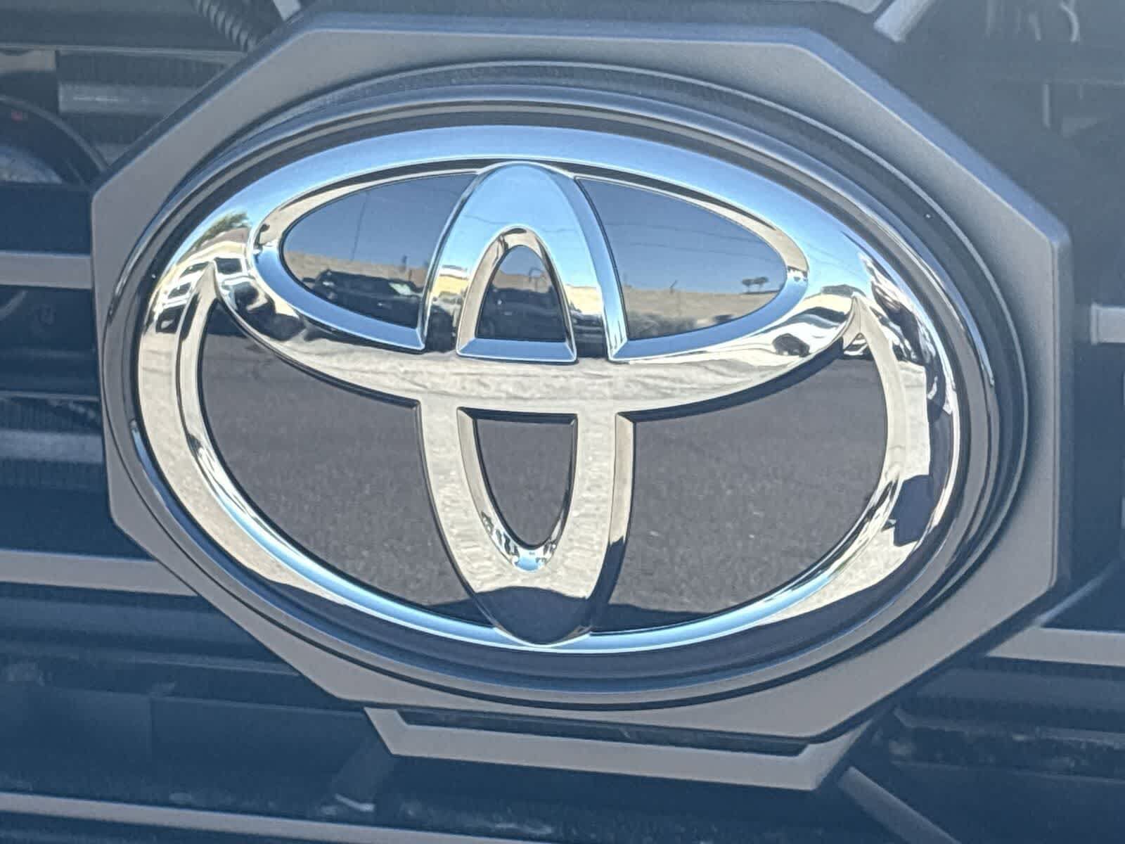 New 2025 Toyota 4Runner TRD Off-Road AWD/4WD image 33