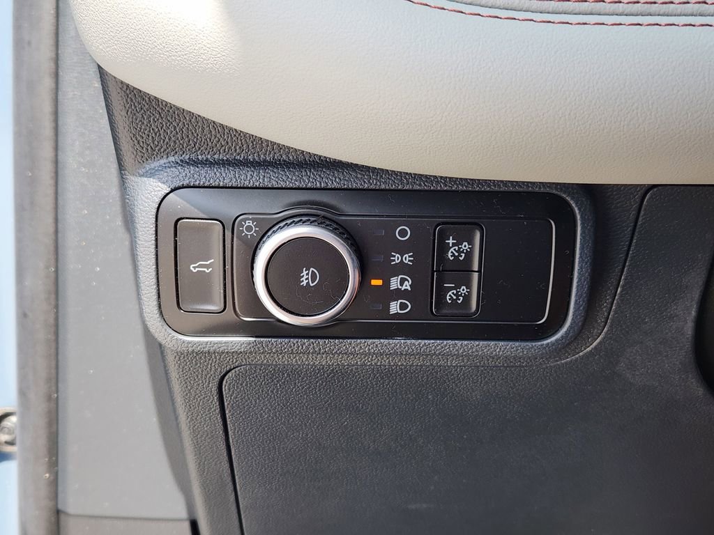 Used 2025 Ford Explorer Active w/ Active Comfort Package image 29