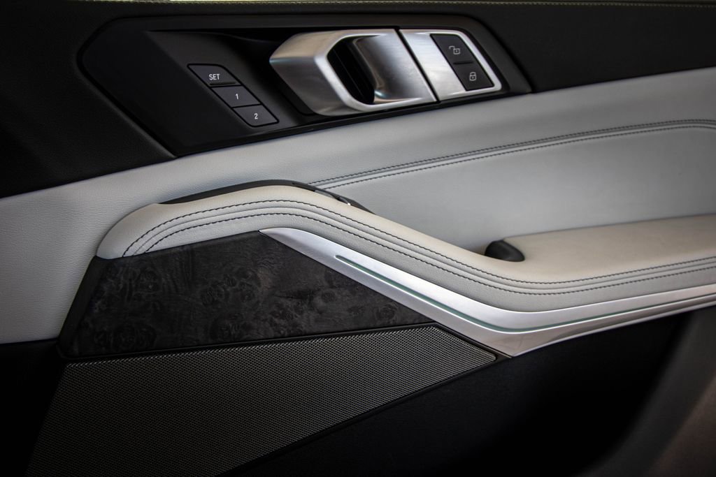 Used 2025 BMW X7 xDrive40i w/ M Sport Package AWD/4WD image 20