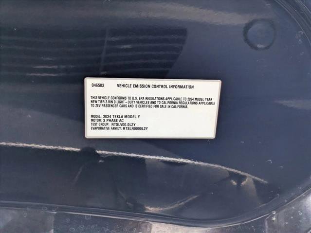 Used 2024 Tesla Model Y Long Range AWD/4WD image 25