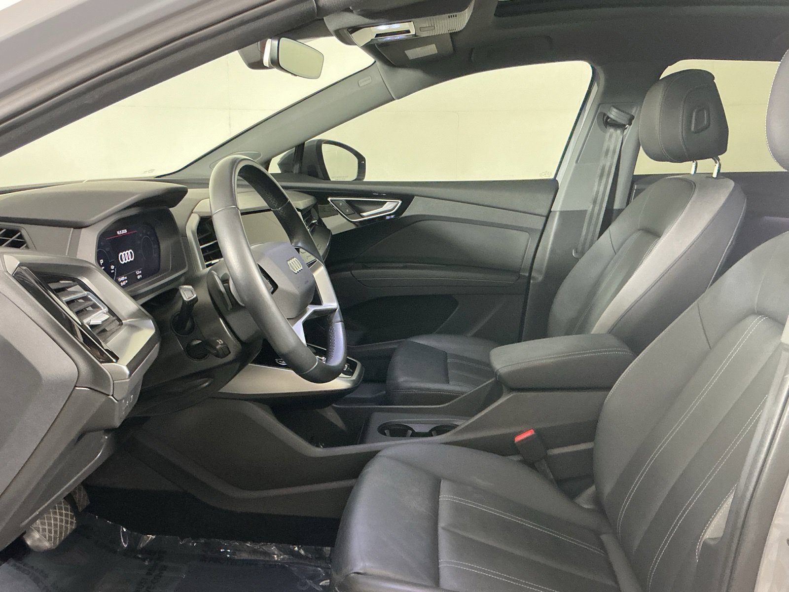 Used 2023 Audi Q4 e-tron Prestige w/ 20" Wheel Package AWD/4WD image 11