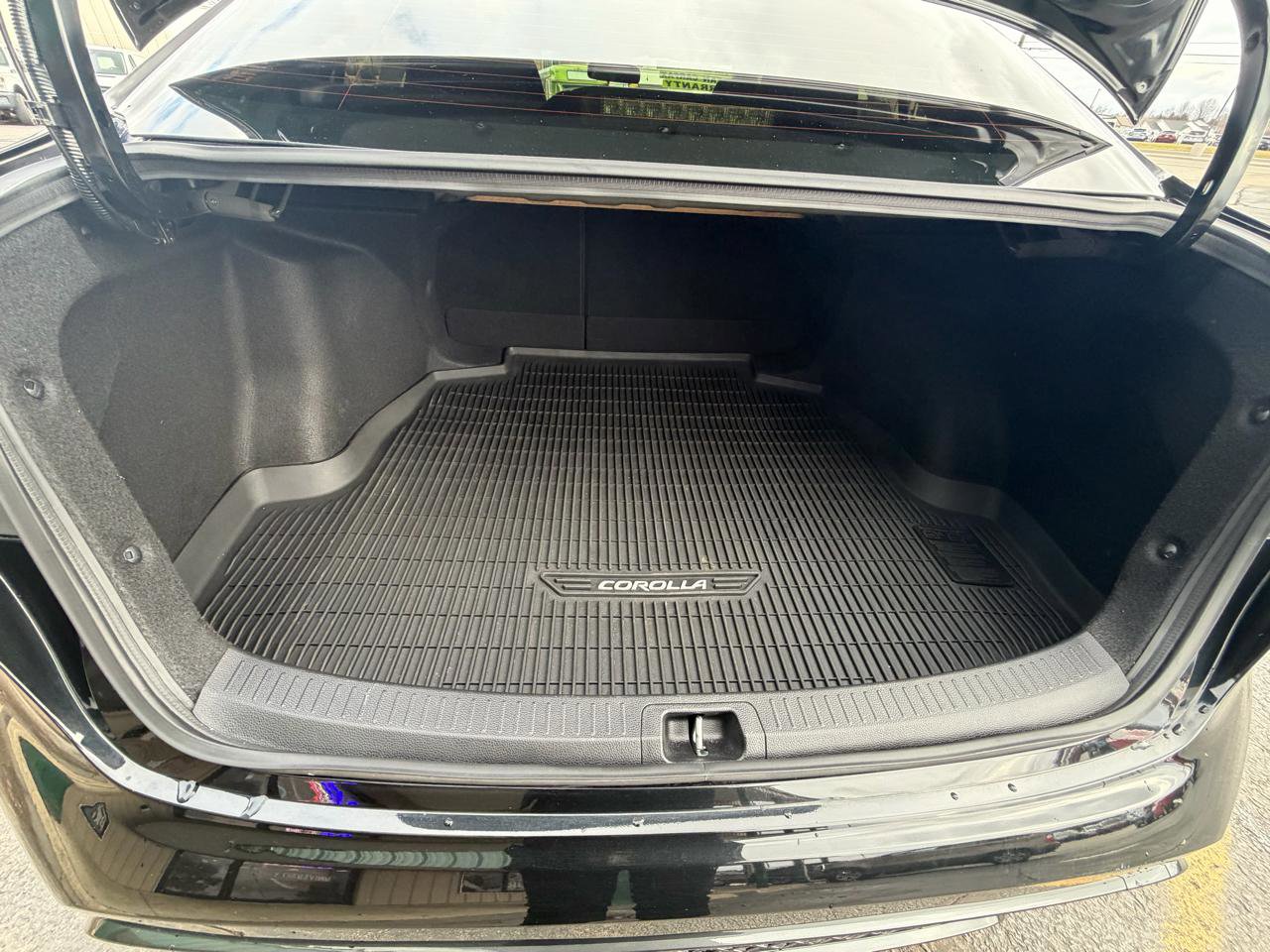 Used 2020 Toyota Corolla SE w/ SE Premium Package image 11