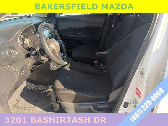 Used 2023 Nissan Kicks S image 9