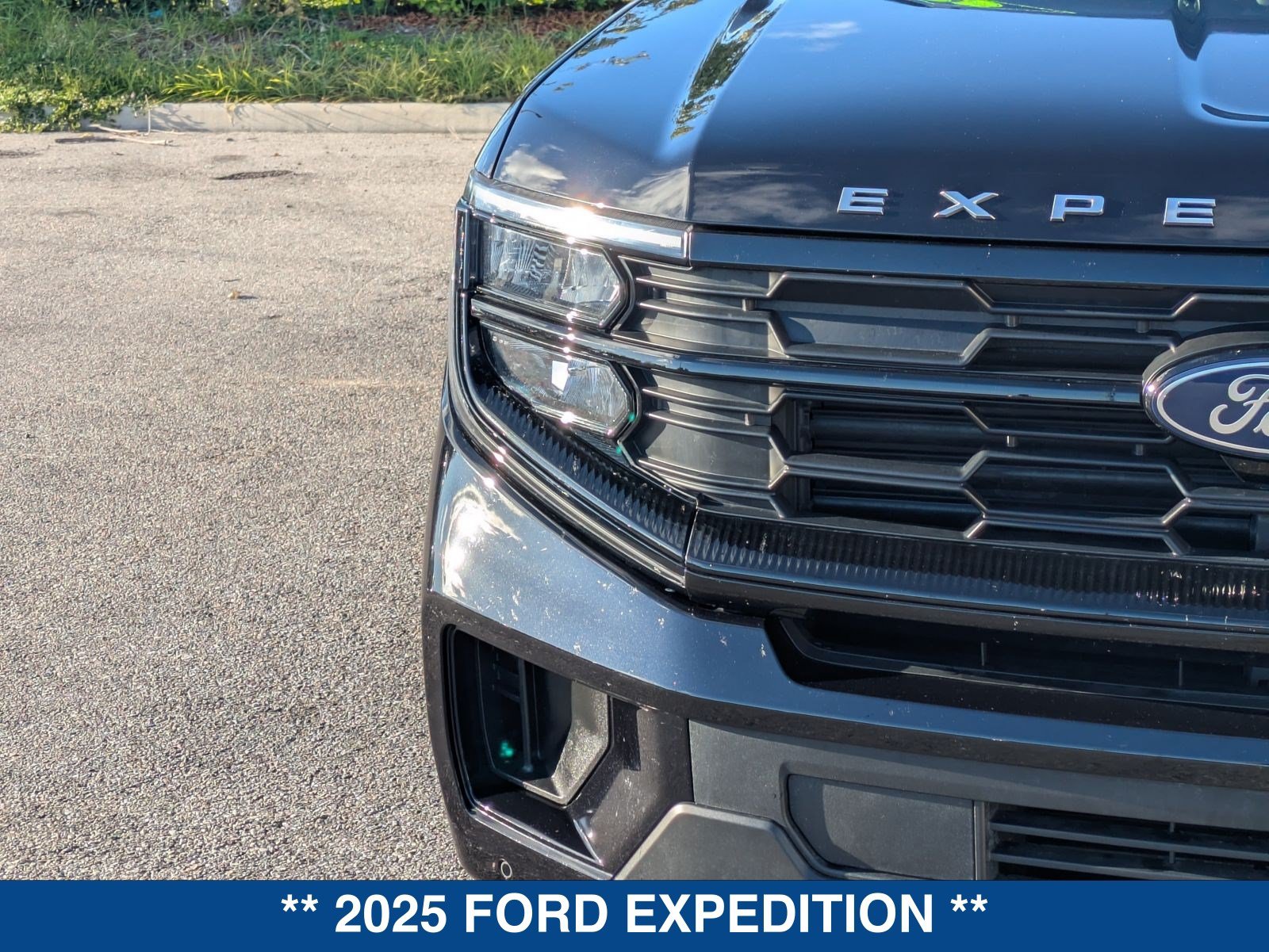 Used 2025 Ford Expedition Active AWD/4WD image 10
