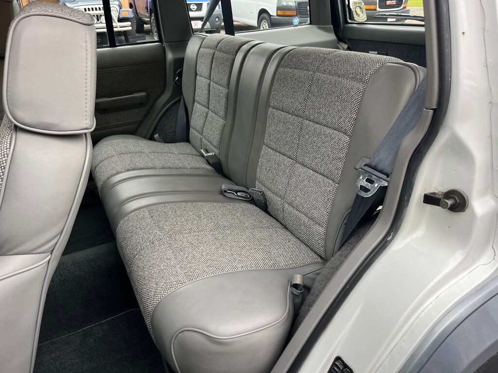 Used 1991 Jeep Cherokee Laredo AWD/4WD image 48